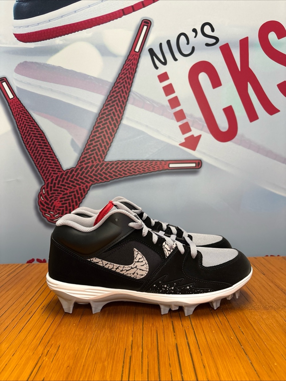 Jordan Stadium 90 Low TD Black Cement Men's Size 10 Football Cleats HQ0210-060